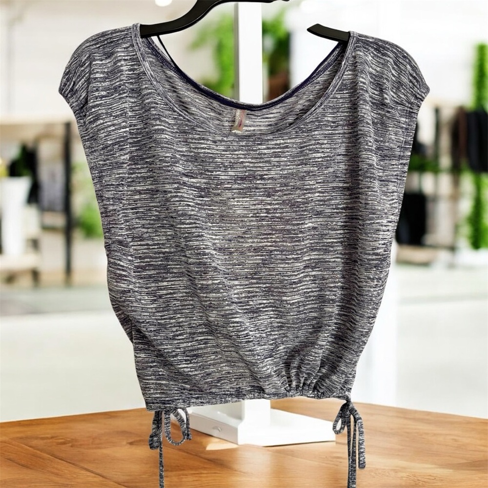 Free People Movement purple keyhole back top Size M